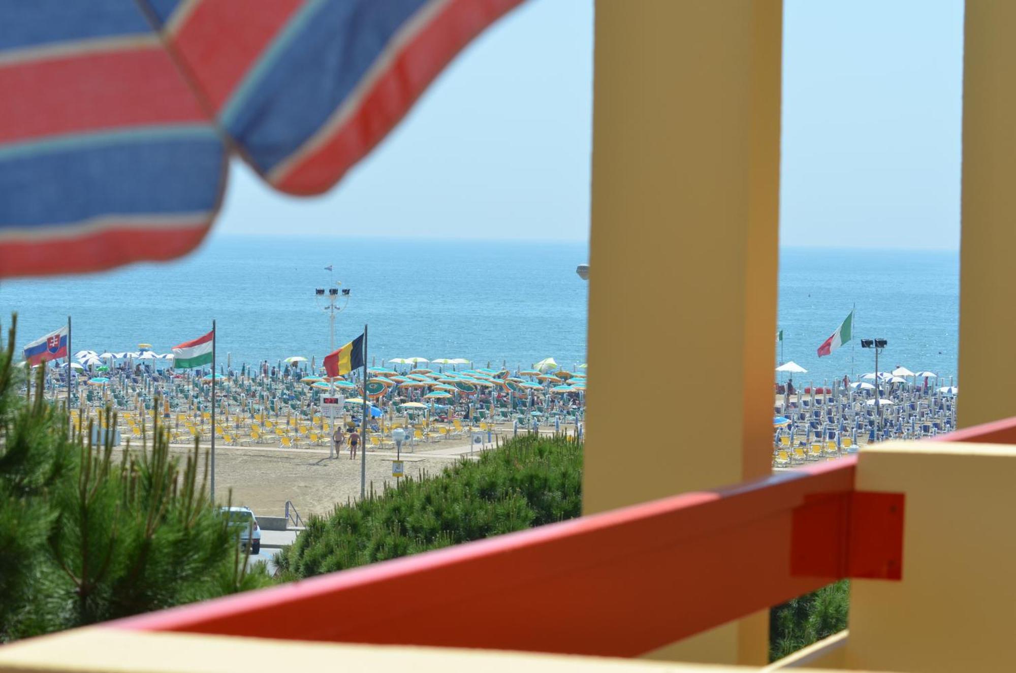 Appartamenti Calypso Bibione Exteriör bild